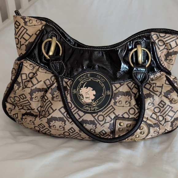 Betty Boop Handbags - Betty Boop Black & Tan Logo Shoulder Bag with Gold Hardware